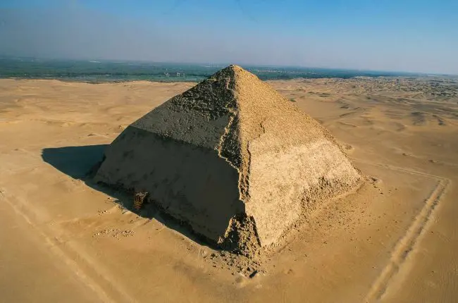 bent-pyramid-of-snefru-south-of-cairo-dahshur-necropolis-giza-governorate-egypt-615792964-5c7d8fe6c9e77c0001d19db4-q69dey70dxctcjurts4ki8shakjhncdmi84o79exqk